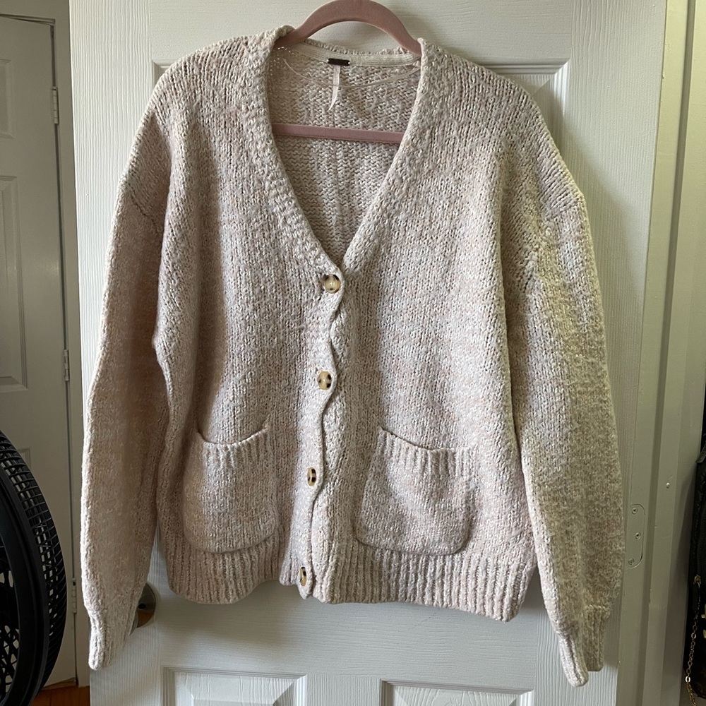 Women’s Free People oversized knit sweater. size small. Never worn